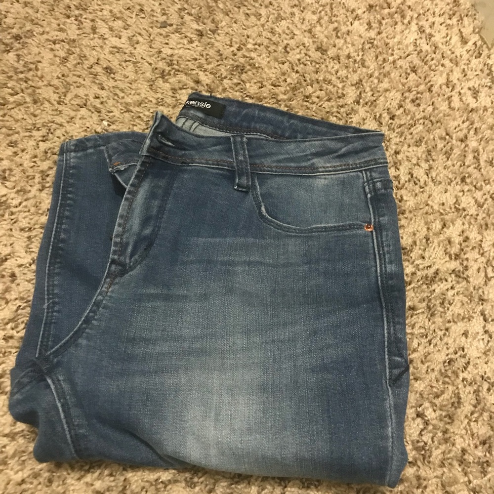 Great condition capris